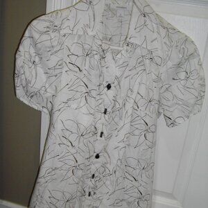Dress barn tie back short sleeved blouse